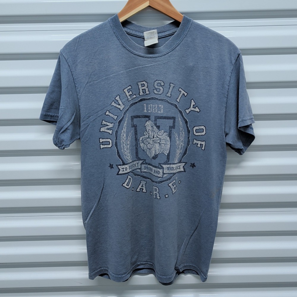Gildan University of D.A.R.E. Shirt Medium Mens Blue Graphic Tee Distressed Logo — photo 2